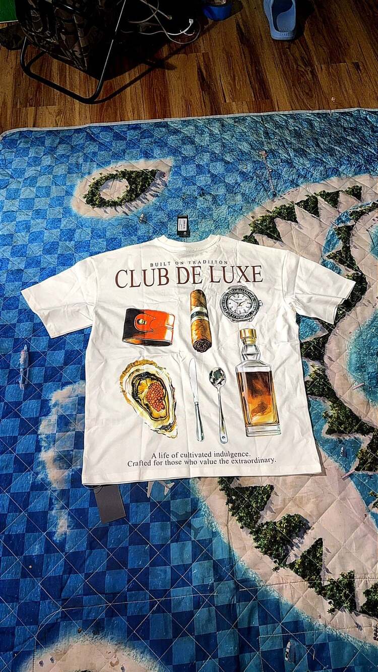 Club De Luxe Graphic T-Shirt White